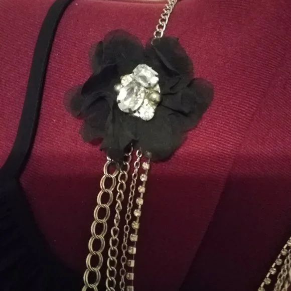 Genuine designer Guess Dress w/ metal tag. New w/out tags. BONUS. - Picture 7 of 8